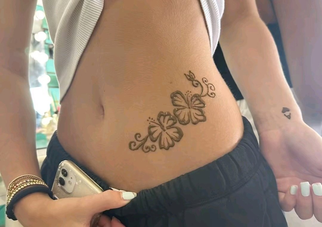 namraa_a's tweet photo. Ya une fille de ma ville qui m'a demandé de lui faire ça jsuis choqué c trop beau pq j'ai jamais eu l'idée avant https://t.co/pLYYhJ9fVH