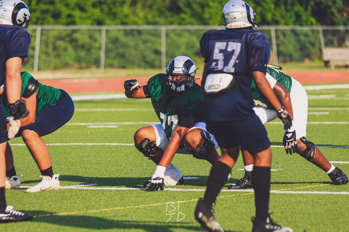 JaydenW5053's tweet photo. I will be attending the uh football camp tomorrow CANT WAIT!!🔥
@Emannaghavi @coach_rb3 
@UHCougarFB https://t.co/MKBzQpgSfF