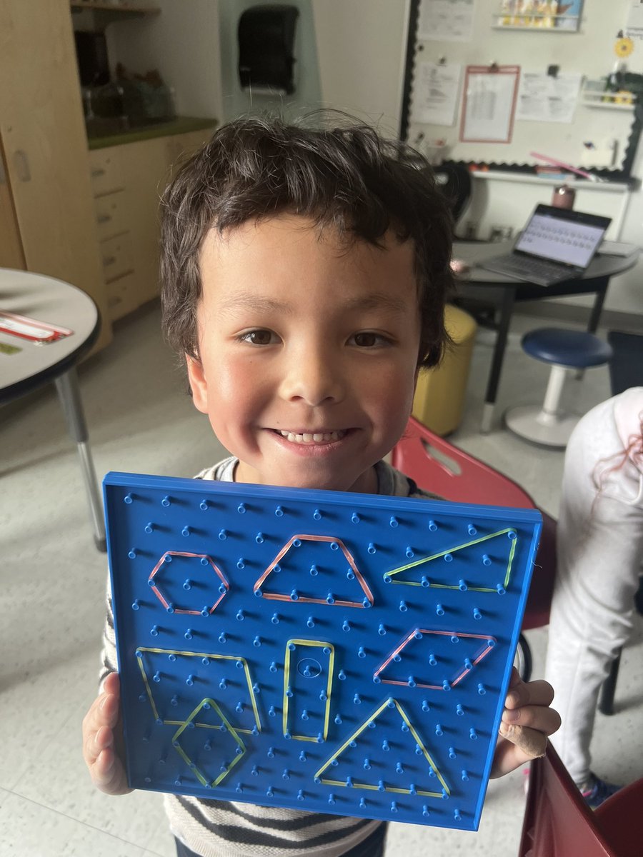 Ms_Sushma_'s tweet photo. Our class used Geoboards to discuss the attributes of 2D shapes 🟦📏Great math conversations in action! 
#ocsbMath @StJuanDiegoOCSB https://t.co/tOQHWkNV0y