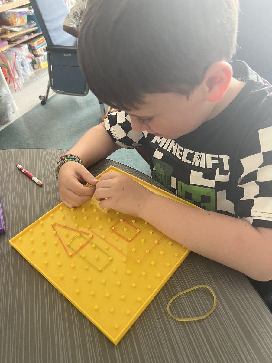 Ms_Sushma_'s tweet photo. Our class used Geoboards to discuss the attributes of 2D shapes 🟦📏Great math conversations in action! 
#ocsbMath @StJuanDiegoOCSB https://t.co/tOQHWkNV0y