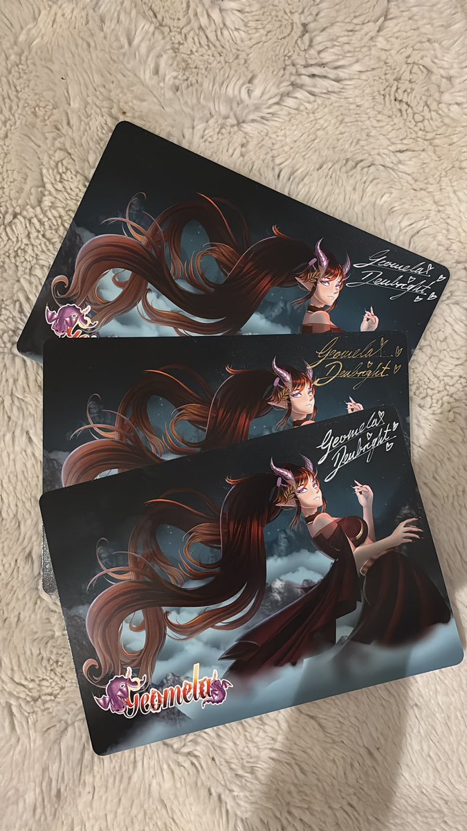 Geomela_VT's tweet photo. 🩵DOKOMI TIME🩵

The lovely @VexiorVtuber told me that it’s a common thing to exchange postcards at #Dokomi2025 between Vtubers!

It’s my first time ever going and I’m so fricking hyped! I got 50 postcards and 250 business cards (all signed)

So if you see me and wanna trade, I’d love to! 

Who else is going to dokomi and what are you cosplaying? (If you are)