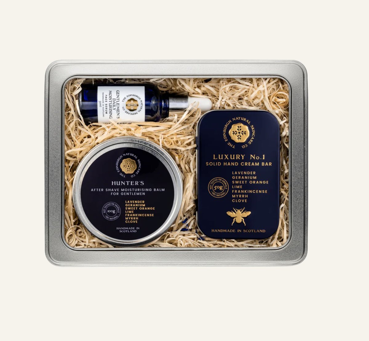 [AD] ➡️ Hey clever gift-hunter! This Gentlemen’s Gift Box from Edinburgh Skincare is a great #FathersDay pick 👉🏻 handmade in Scotland with soothing ingredients like lavender &amp; frankincense. Subtle pampering for the man who deserves it ❤️.

SHOP NOW 👉🏻 tinyurl.com/ENSMENGIFTSET
