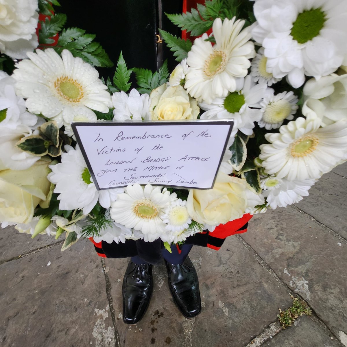 sunnylambe's tweet image. In loving memory of the #LondonBridge #Terroristattackvictims & solidarity with their loved & whole community @Southwarkcathed garden @BishopSouthwark @coyleneil @BetterBankside @lb_southwark @SouthwarkMayor @metpoliceuk