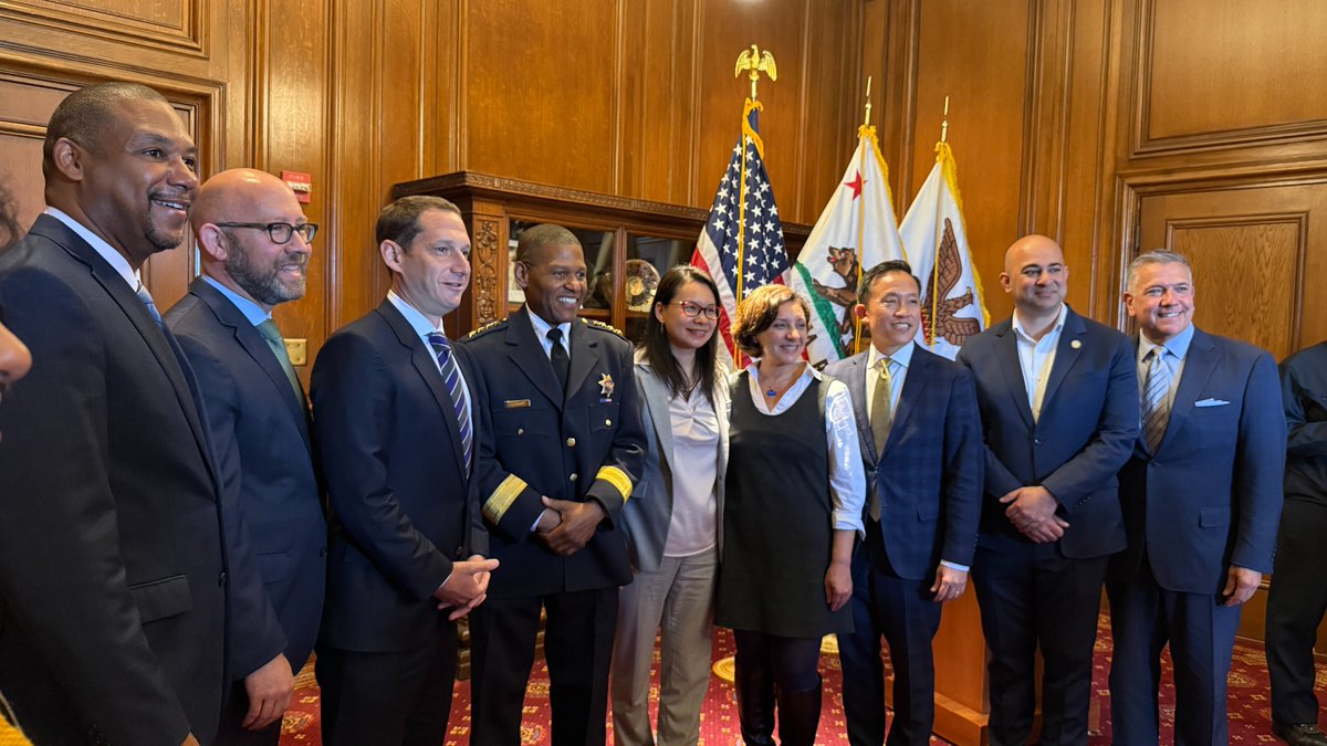 SFPD Chief Scott (@sfpdchief) on Twitter photo Thank you, Mayor <a href="/DanielLurie/">Daniel Lurie 丹尼爾·羅偉</a>, for proclaiming today as Chief Bill Scott Day! I'm humbled to have received such an honor. Our hard-working members and ongoing community support have led to the department's accomplishments over the years. Thank you, Mayor <a href="/DanielLurie/">Daniel Lurie 丹尼爾·羅偉</a>, for proclaiming today as Chief Bill Scott Day! I'm humbled to have received such an honor. Our hard-working members and ongoing community support have led to the department's accomplishments over the years.