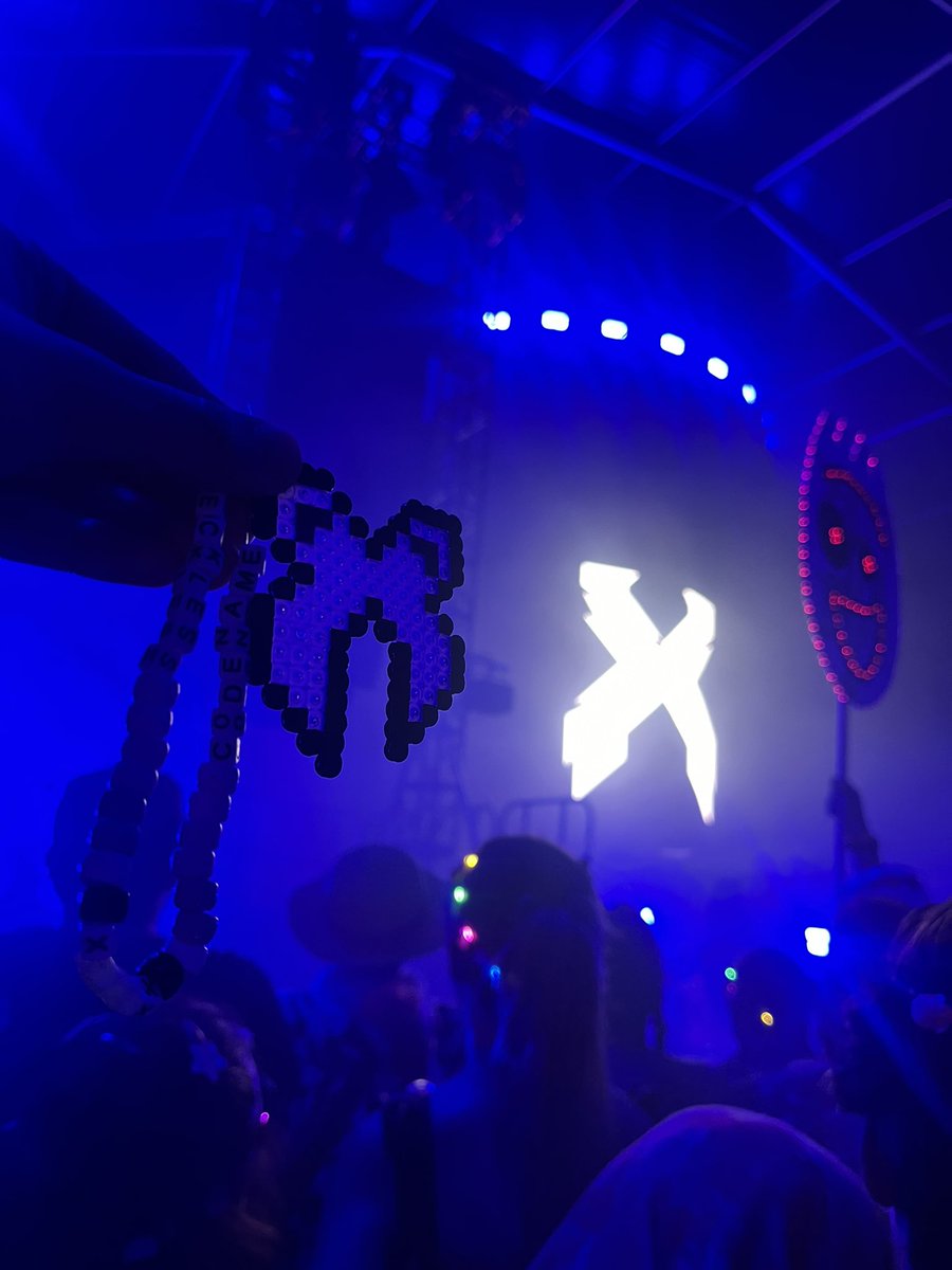 Rex_Rated_'s tweet image. 我の城とか言って遊んでました
次はいつアメリカにDubstep聴きに行けるか分からないし、帰国前最後にまたFK行けて良かった
カナダ生活で勿論最高な気分も、今までに無かった苦労と最悪な気持ちもどっちも知れた
多くの経験を本当にありがとうと思ってます、全部糧にします
