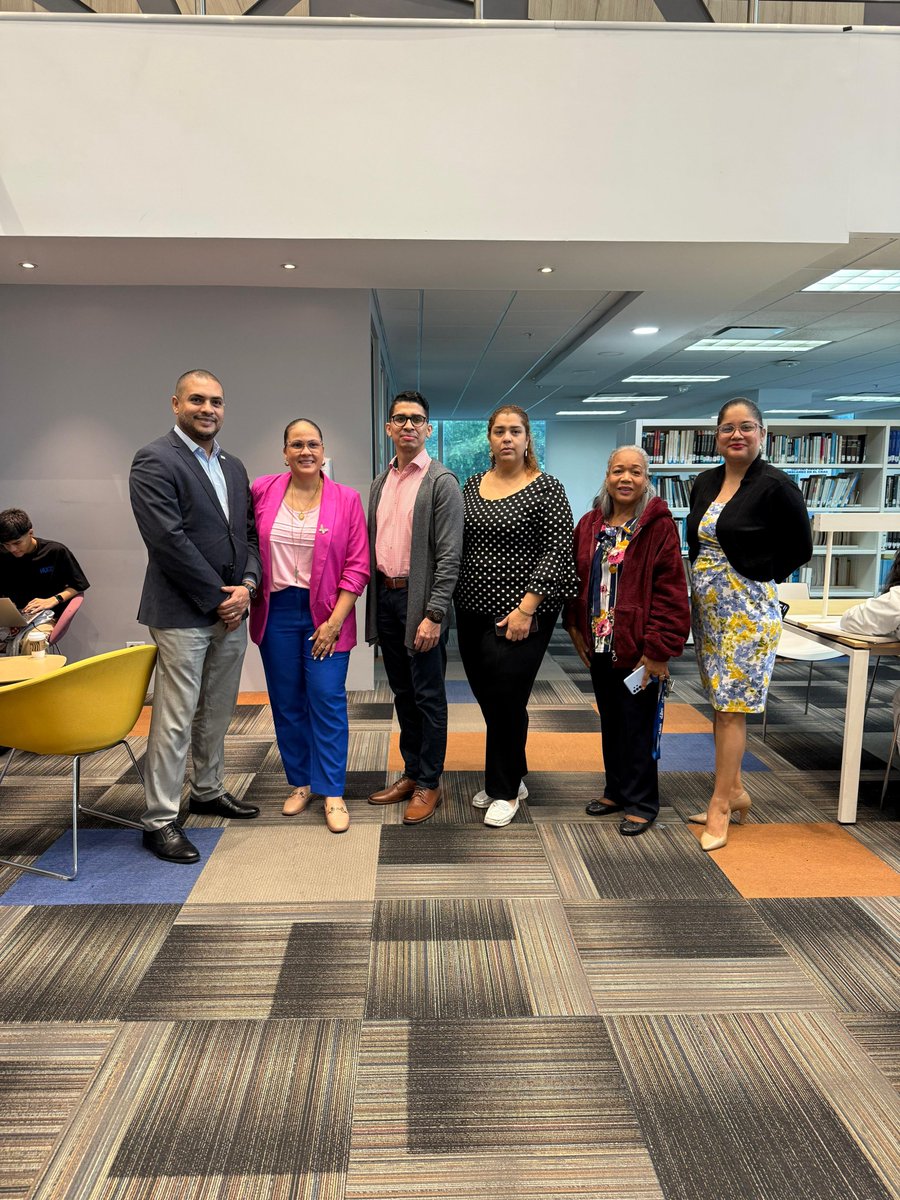 📚 Recibimos la visita del ITSE en nuestra biblioteca universitaria como modelo de referencia.
Compartimos experiencias en gestión bibliotecaria, servicios digitales y apoyo académico.
¡Gracias por este valioso intercambio! 🤝
#EducaciónSuperior #GestiónBibliotecaria #Innovación