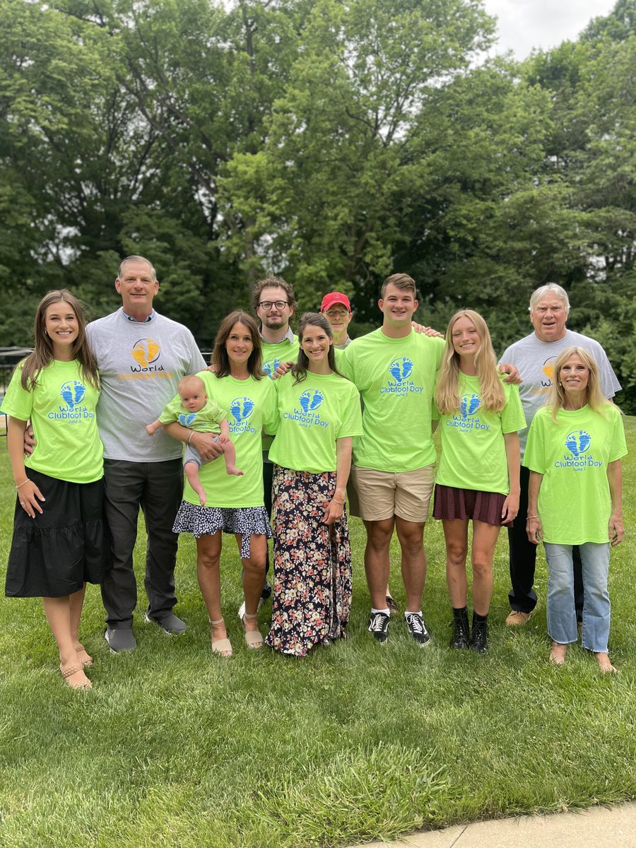 Clubfoot Solutions Ambassador (and NFL Tight-End) Luke Lachey and his family in their World Clubfoot Day Shirts from last year! #WCD25

<a href="/luke_lachey/">Luke Lachey</a> <a href="/JimLachey64/">Jim Lachey</a>