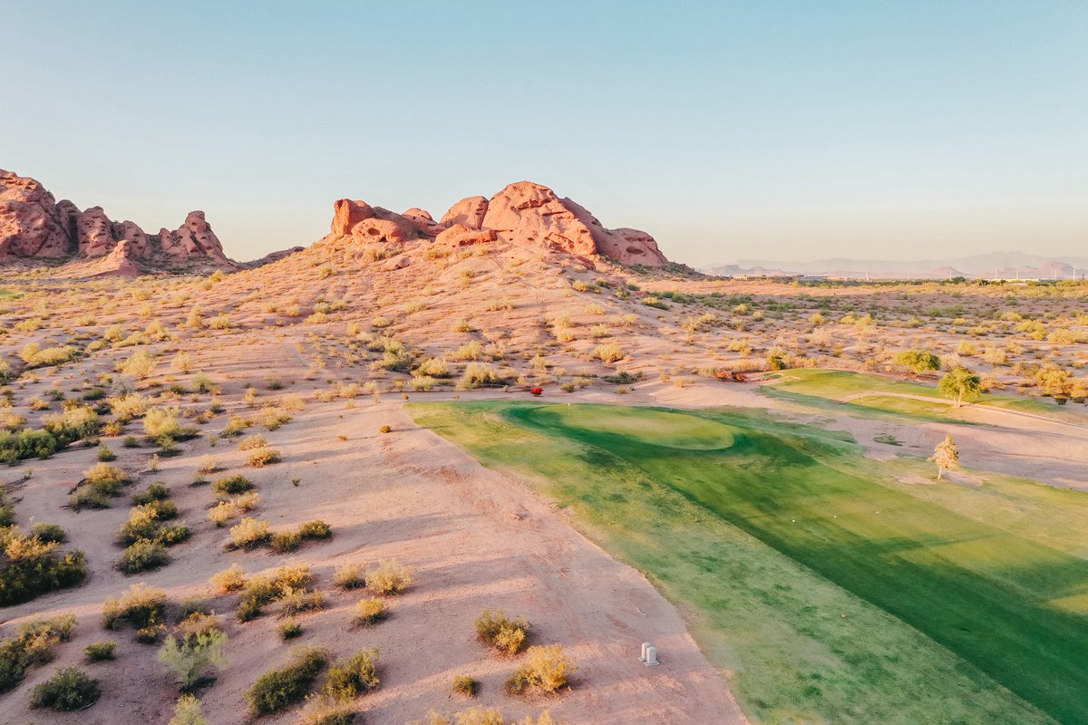 pairedupstories's tweet photo. What a setting for municipal golf.

More photos from Papago here: https://t.co/9hnm1Moaky https://t.co/HIExjOL9B5