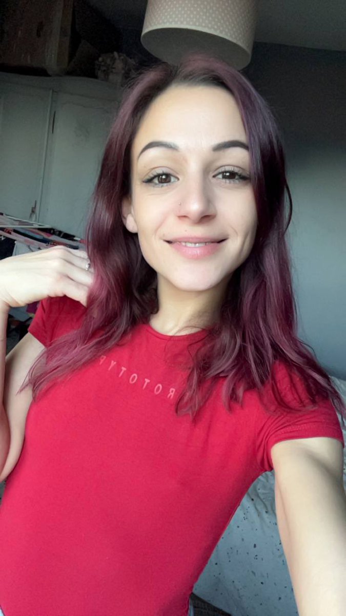 Like + rt  et je t'envoies mes seins en privé ♥️
