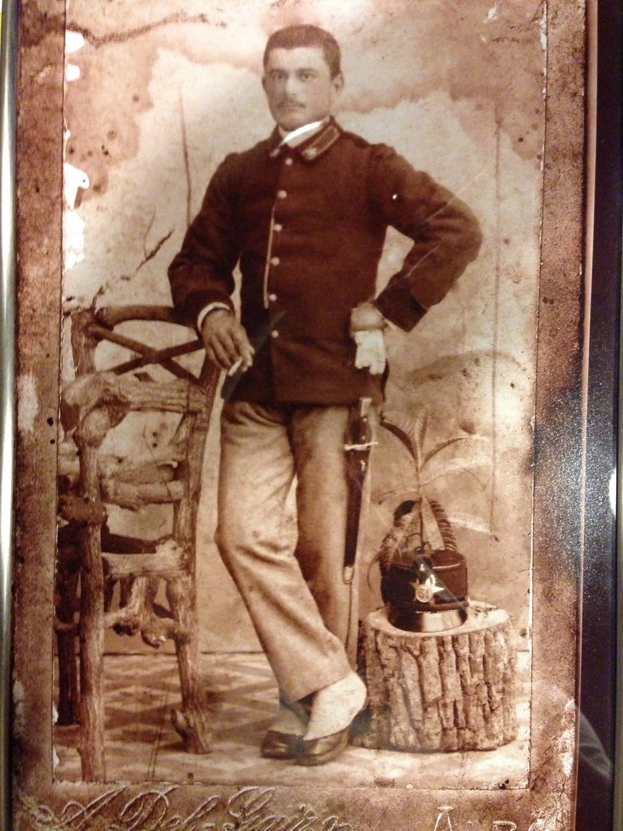 El abuelo trajo el apellido, la pasta, la cultura romana, la doble ciudadanía, y nos dejó, además, la tonada del mejor idioma del mundo.