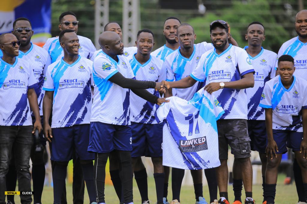 ScSuici's tweet image. This is how unavailing the team jersey should look like...
Suici investment club made it possible