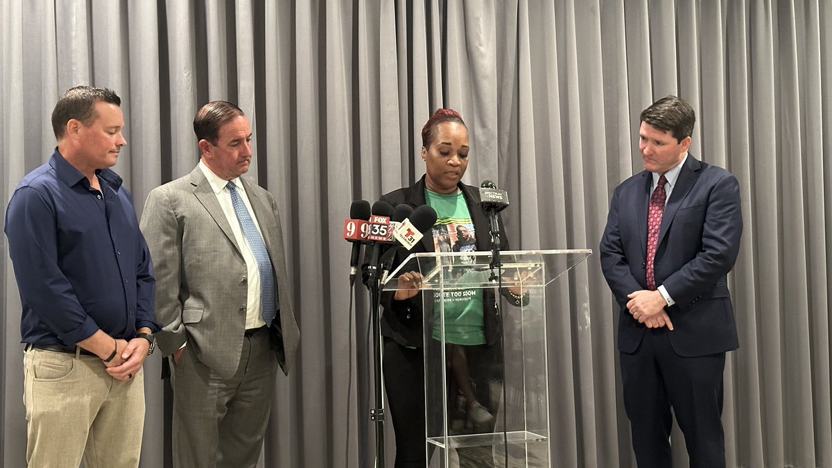 Massiel Leyva (@leyvamassiel) on Twitter photo Family members of Timothy Schmidt Jr. and Tyrek Hill, victims of the deadly shooting in downtown Orlando last November, plan to file a lawsuit against the city of Orlando, Orlando Police Department and some downtown businesses. We’ll have the story tonight <a href="/MyNews13/">Spectrum News 13</a> Family members of Timothy Schmidt Jr. and Tyrek Hill, victims of the deadly shooting in downtown Orlando last November, plan to file a lawsuit against the city of Orlando, Orlando Police Department and some downtown businesses. We’ll have the story tonight <a href="/MyNews13/">Spectrum News 13</a>