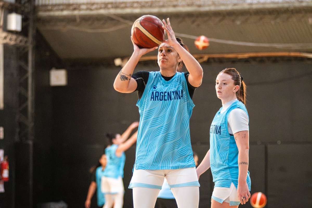 𝑳𝒂 𝒇𝒆𝒍𝒊𝒄𝒊𝒅𝒂𝒅 𝒅𝒆 𝒗𝒐𝒍𝒗𝒆𝒓 𝒂 𝒆𝒏𝒄𝒐𝒏𝒕𝒓𝒂𝒓𝒏𝒐𝒔 🤩

Argentina se prepara de cara a la <a href="/americupw/">FIBA Women's AmeriCup</a> 🏆 que se va a jugar del 28 de junio al 6 de julio en Santiago, Chile 🇨🇱

Con todo, Selección 🇦🇷💪