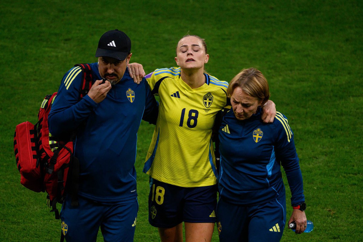 ❗️According to Sweden’s national team doctor, the initial assessment is that Fridolina Rolfö’s injury is not expected to jeopardize her participation in the Euros.

“The initial assessment is hopeful, but we need to take a closer look at it tonight/tomorrow.”

— fotbollskanalen