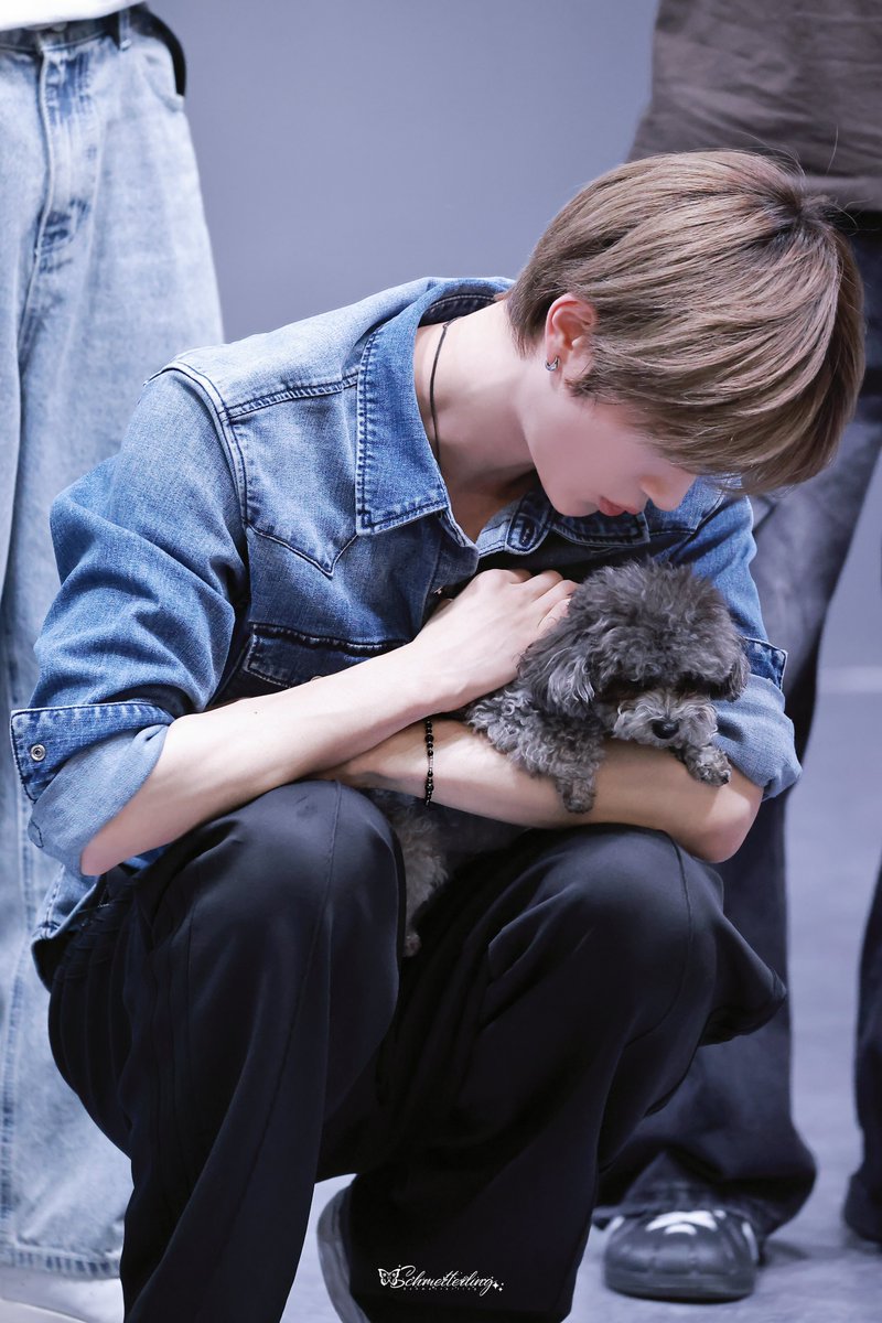SchmetterlingLL's tweet photo. 250531

🐶

#XODIAC #소디엑
 #LEO #리오 #李傲贤 #李傲賢
#한정된_시간_속에_끝없는_사랑 https://t.co/bIuErtzSPD