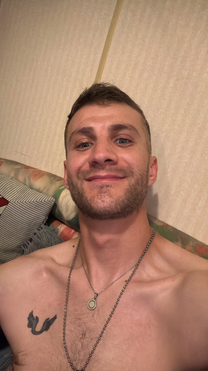 who's cleaning my 💦 with their 👅off the wall