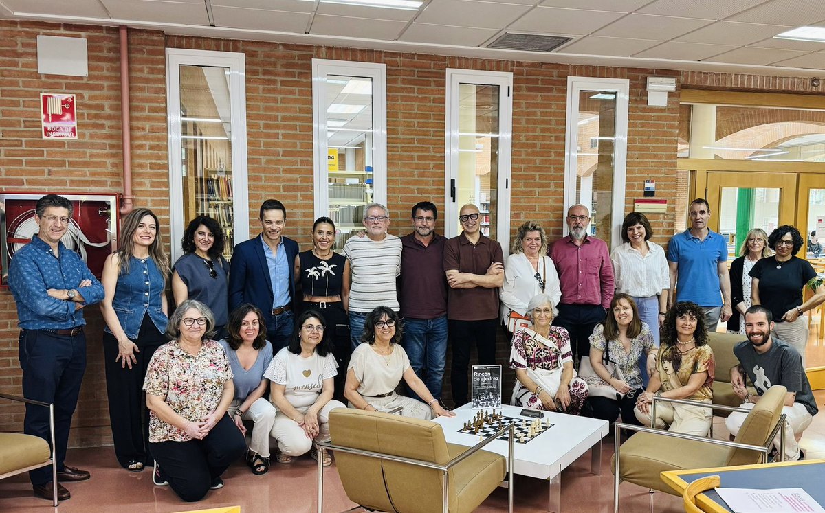 Ricardo Cuevas (@rcuevasclm) on Twitter photo Estrenamos el Rincón del Ajedrez en la Biblioteca del Campus de Albacete de la <a href="/uclm_es/">Universidad de Castilla-La Mancha</a> ♟📚
Un espacio para pensar, desconectar y seguir aprendiendo.
Gracias al equipo de <a href="/BibliotecaUCLM/">Biblioteca UCLM</a> por su dedicación, especialmente en estos días de exámenes 🙌🎓 #UCLM #Ajedrez Estrenamos el Rincón del Ajedrez en la Biblioteca del Campus de Albacete de la <a href="/uclm_es/">Universidad de Castilla-La Mancha</a> ♟📚
Un espacio para pensar, desconectar y seguir aprendiendo.
Gracias al equipo de <a href="/BibliotecaUCLM/">Biblioteca UCLM</a> por su dedicación, especialmente en estos días de exámenes 🙌🎓 #UCLM #Ajedrez