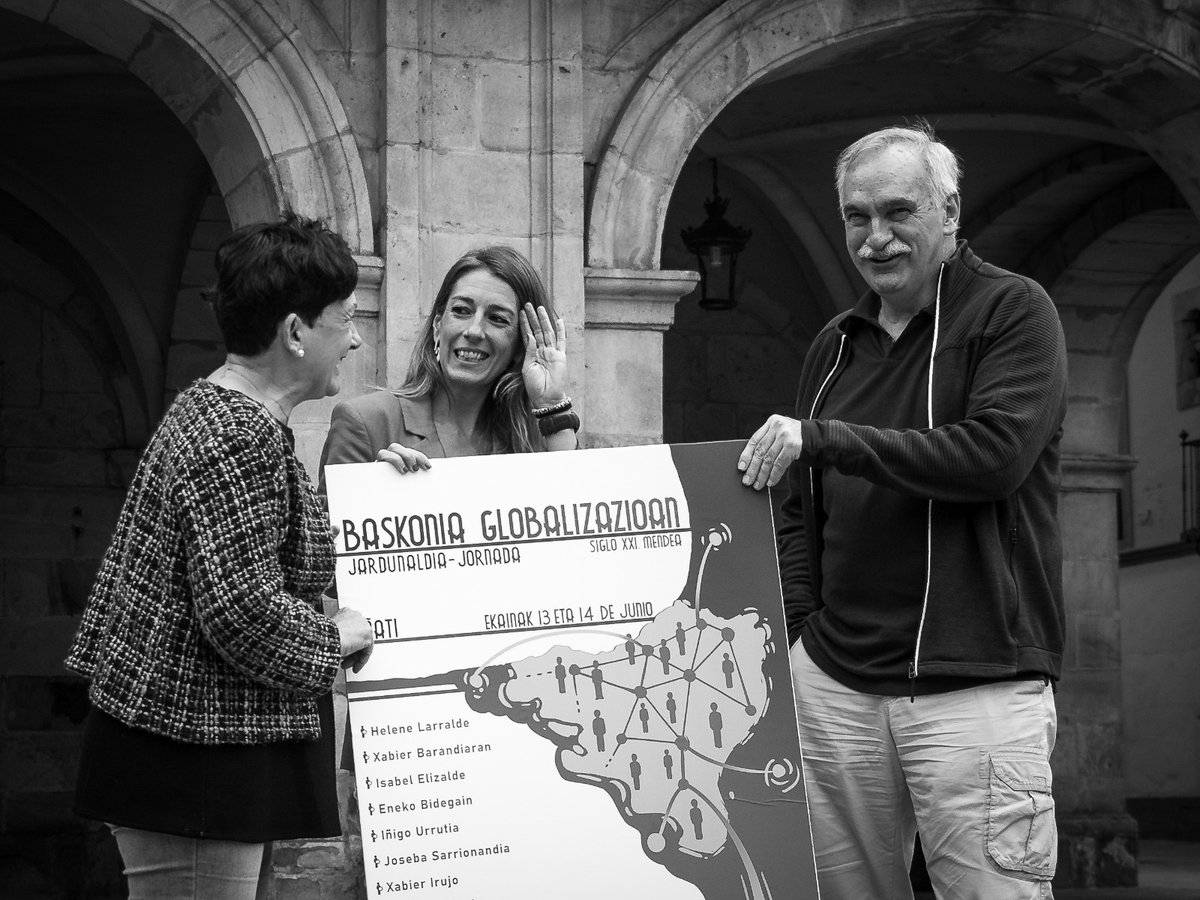 Pozik <a href="/Nabarralde/">Nabarralde</a>, #Oñati'ko Udalaren laguntzarekin, 13-14rako 
jardunaldia antolatuta.

Biziraun diegu konkista, zatiketa eta zapalkuntzei.
Eta globalizazioari, nola egingo diogu aurre?

Dozena bat aditurekin.

Bazatoz?
Zabalduko?

Eman izena doan, hemen: nabarralde.eus/baskonia-globa…
