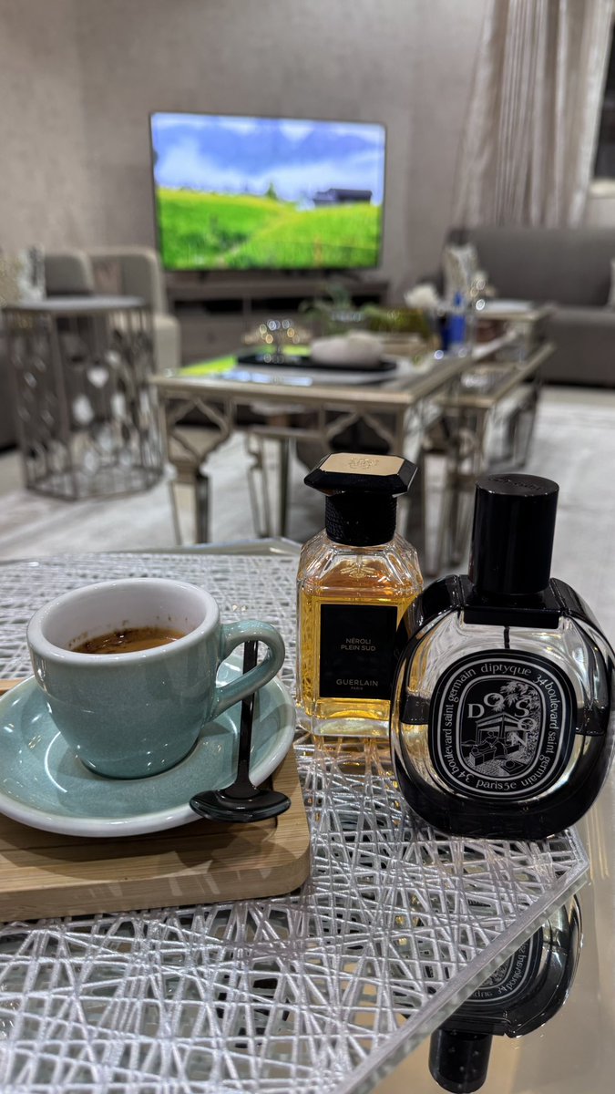 BanderJ's tweet image. #رابطة_عشاق_العطور

إن طبت طبنا فوق طيبك وزدنا 
وإن شنت ما كنا على الأرض شفناك .

مزاج