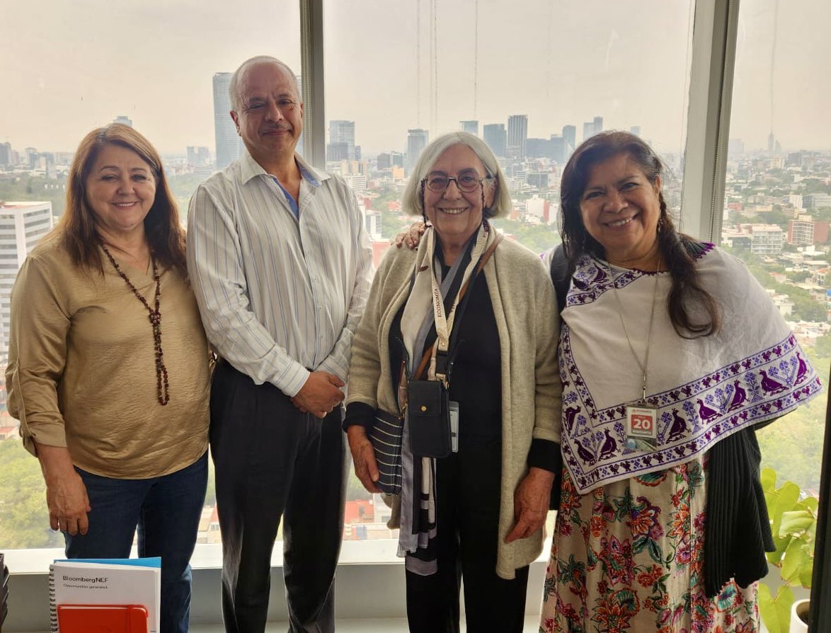 Recibimos en <a href="/SE_mx/">Economía México</a> a Cristina Martín y Alma Engracia Cortes, encabezan <a href="/ProyectoTPSMx/">ProyectoTPSMéxico</a> <a href="/SEMARNAT_mx/">SEMARNAT México</a> . Este programa se desarrolla en 15 entidades 🇲🇽, en Chiapas en la cuenca del Usumacinta hay 88 proyectos. Impulsaremos con productores beneficiados certificación #HechoenMexico