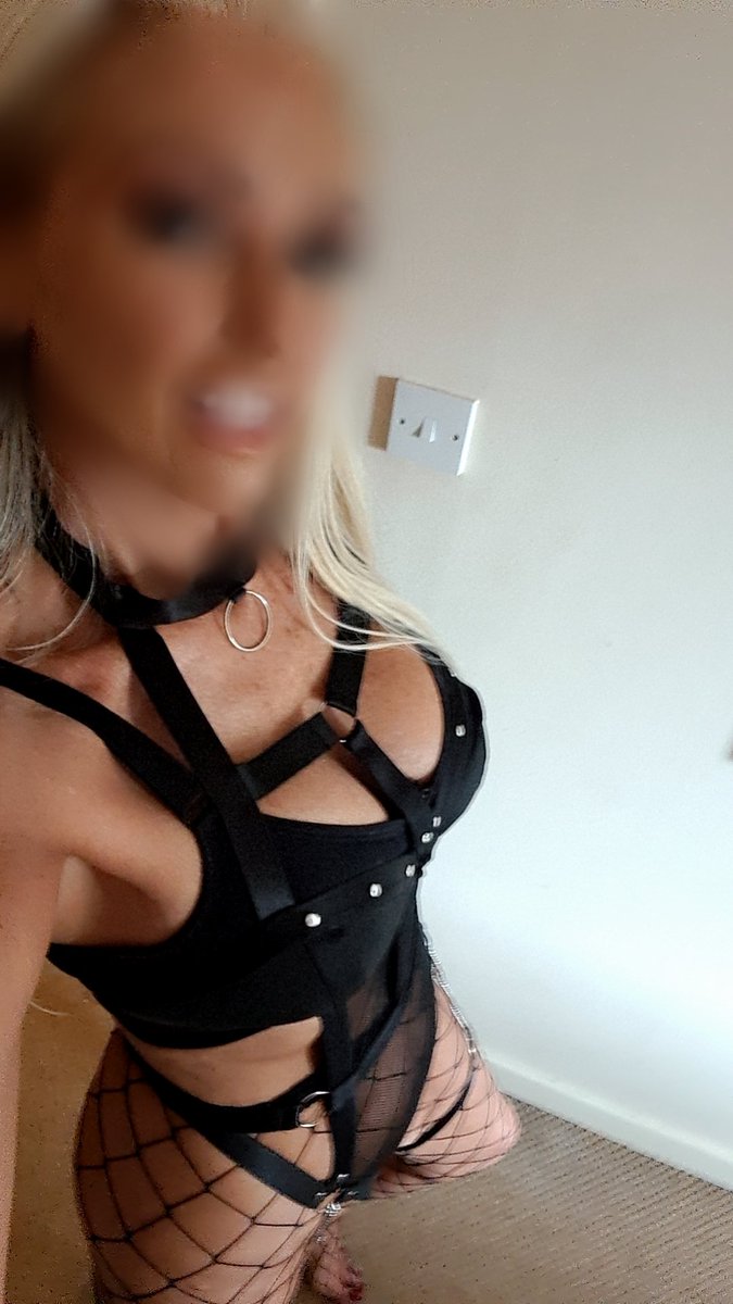 Well, you'll never guess who is going on Only Fans 🥵 Content ready to upload as I speak. Let me know what you would like to see 🤤 #OF #milf #onlyfans #abouttime