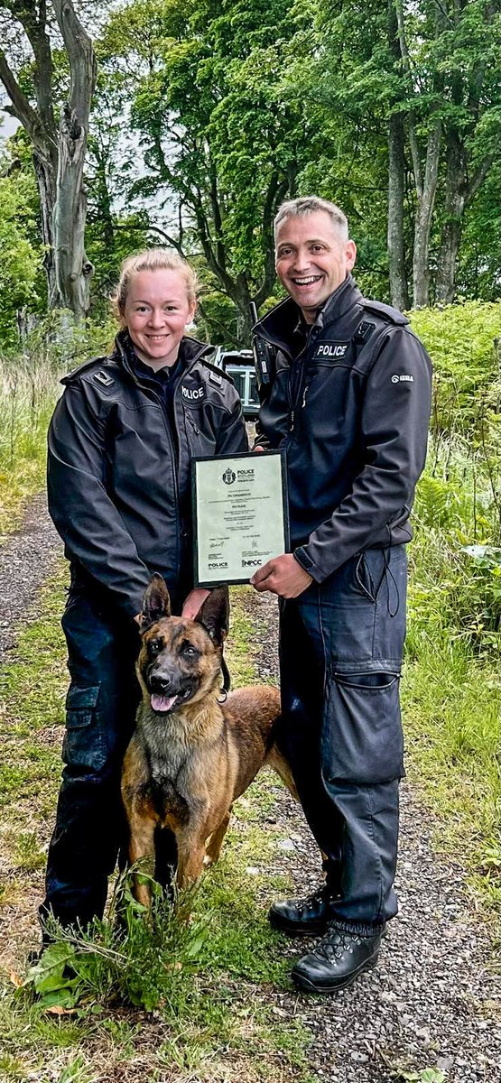 Congratulations to #PDDuke and his handler for becoming Inverness' newest dog team today. After 13 weeks of hard work and dedication they have successfully licenced and will now be searching for missing persons and criminals on a daily basis. Wish them luck 🍀👏