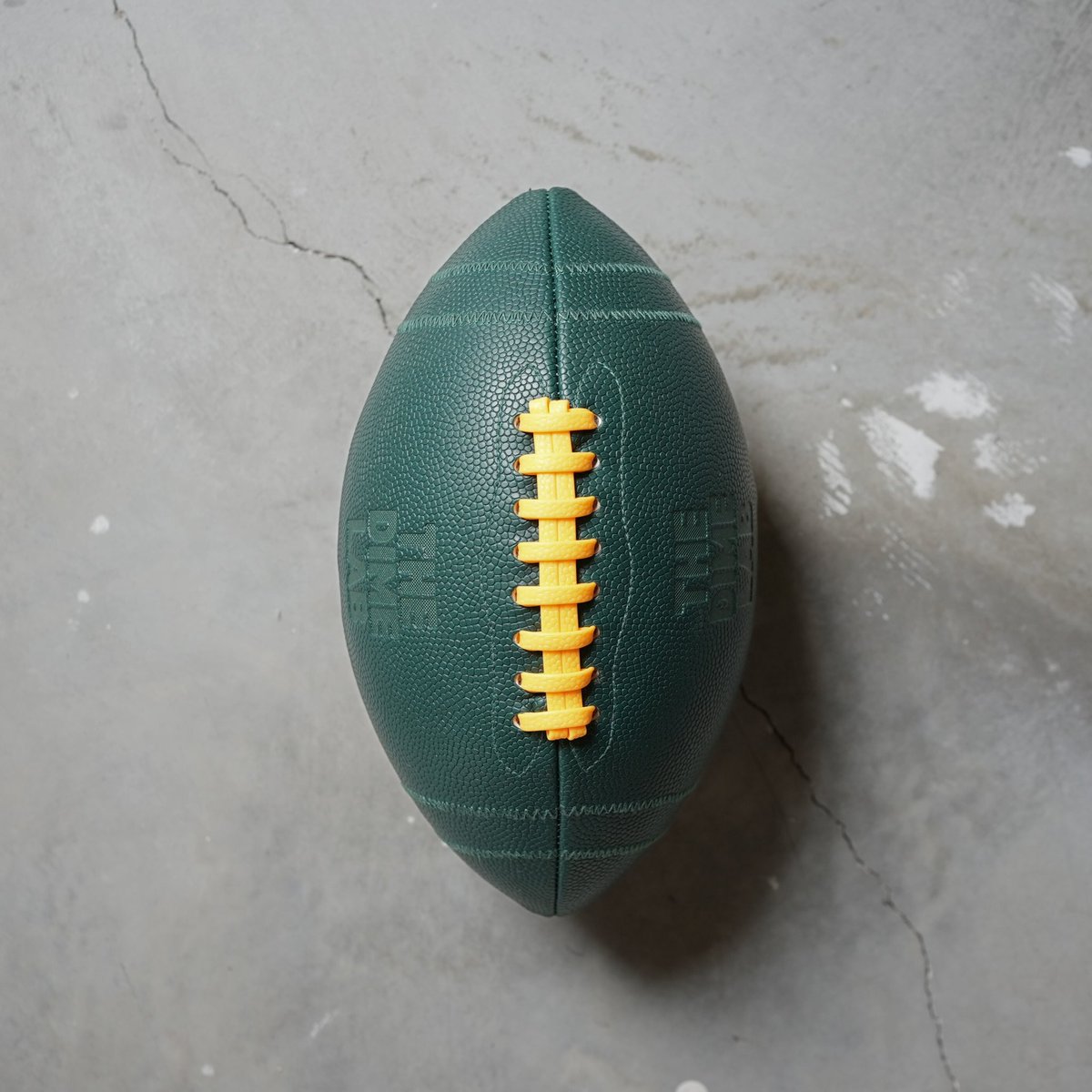 Guys.🤯

The first round will be sent in the AM to everyone that pre ordered.

The Legends Ball is here. 🧀