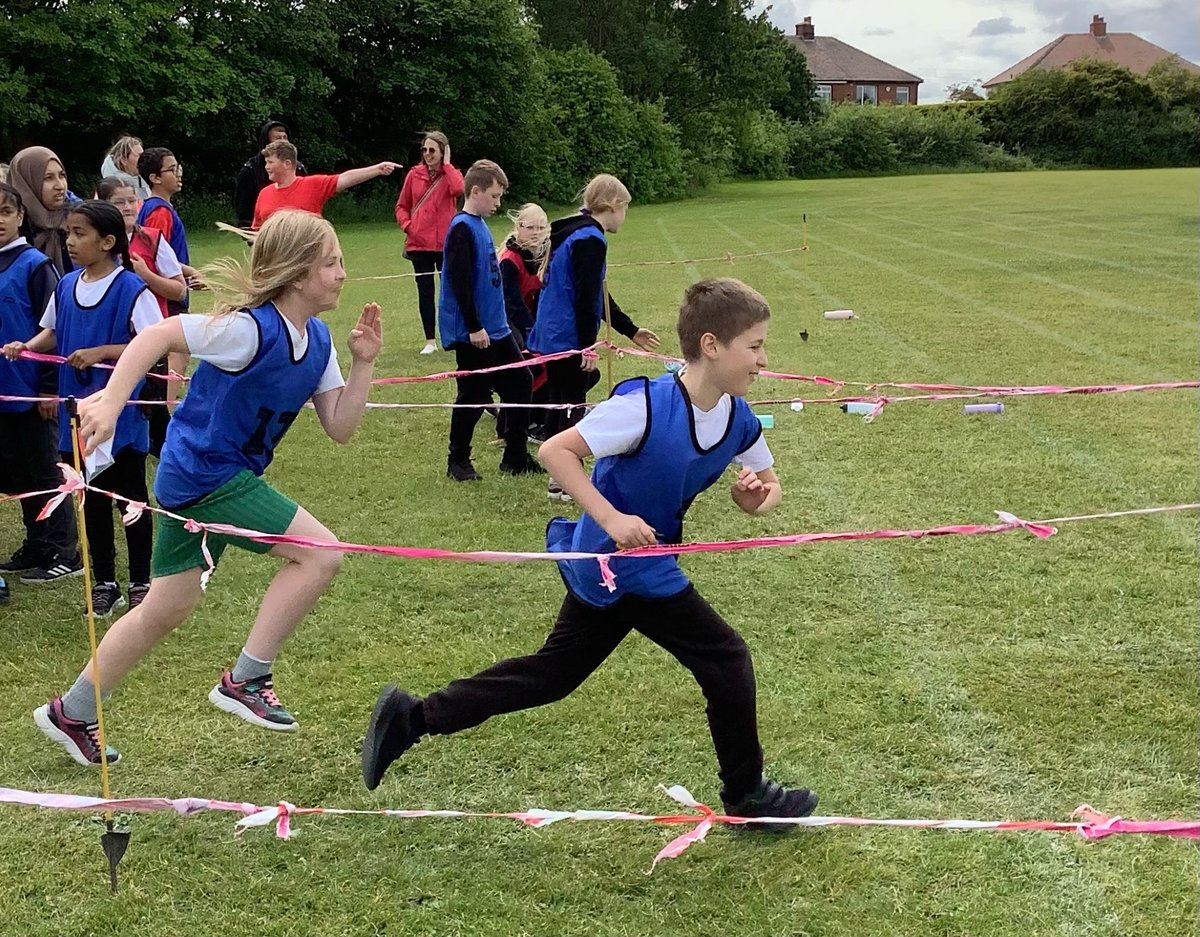 StPatricks_PE's tweet image. Well done to our Year 4 and Year 5 Orienteering Teams who enjoyed an afternoon at Batley Sports Centre using their map reading skills to find different stations across a large area. Some brilliant teamwork on display! @SGNKssp @BPS_Trust
