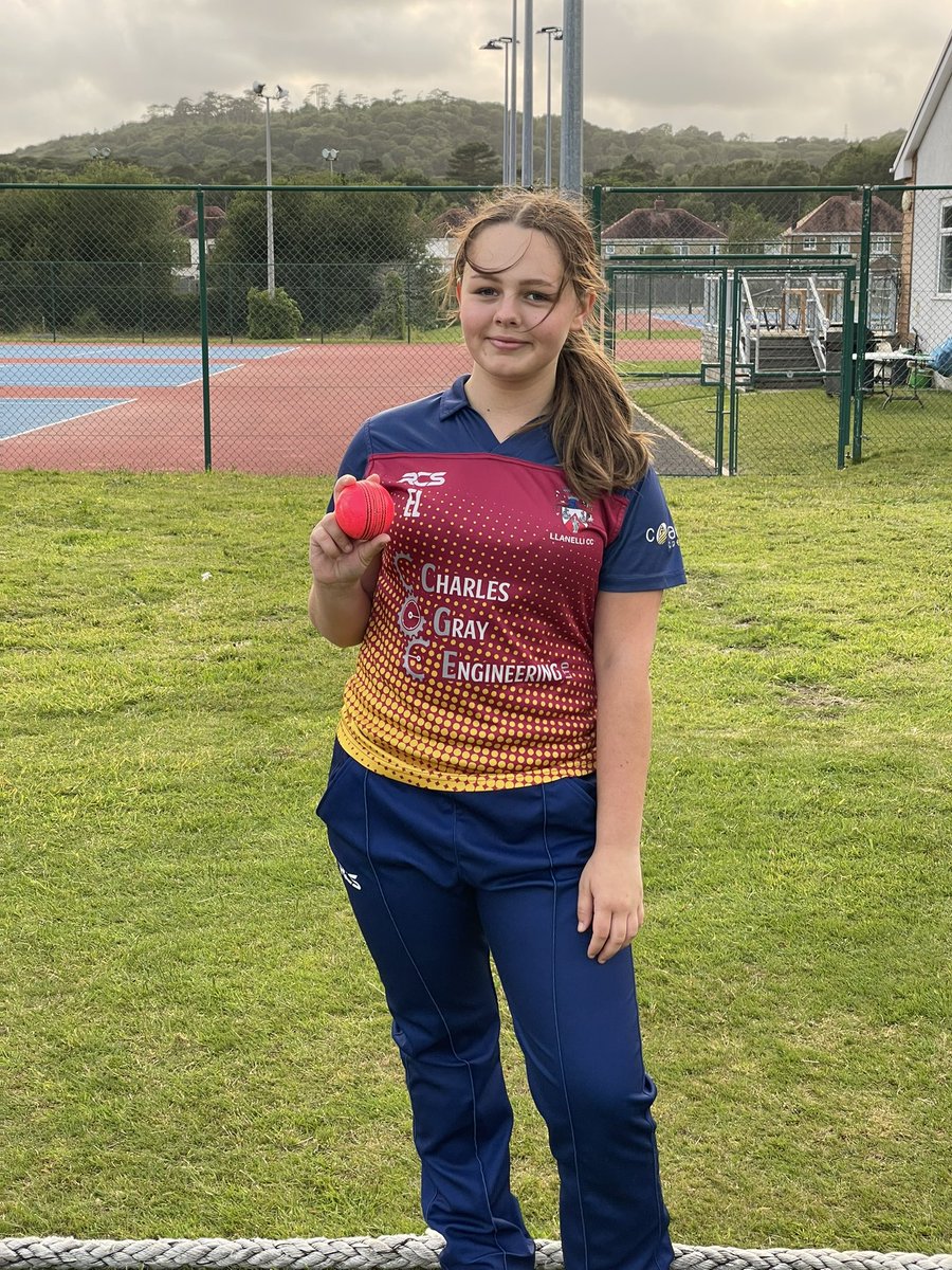 Well done to our U15s who progressed to the next round of the Welsh Cup tonight! 
Some great batting and bowling! Including another 50 for Owain and 32 for Erin.  Erin also went onto pick up a hatrick with the ball!! 🤯 🏏