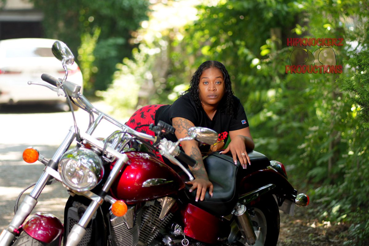 hipknockerz's tweet photo. This ain’t your average bike chick… she rides till the pipes burst. 👅💥
Wanna see it all? 💻 Click now ➡️ https://t.co/JfcbnpPu2v 🔥 #RideOrMoan #HipknockerzRaw 

✨@FyneChyyna 
📸 @TheProfessor3x https://t.co/RG1Bl1cOv2