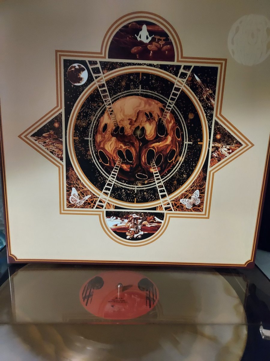 Now spinning "Hogtid"  by Agusa. Terrific Scandinavian Prog at its finest. The band hot it straight out of the park with their first album. Very highly recommended.