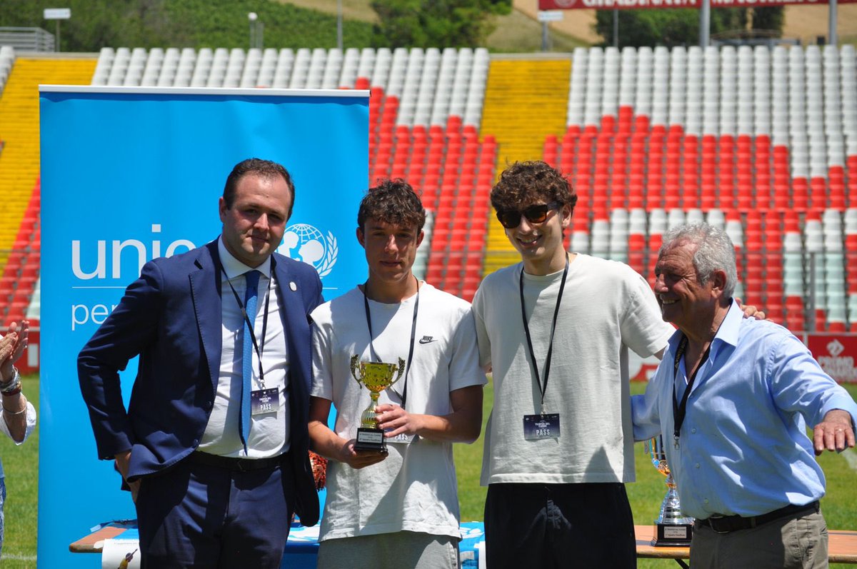 ApEventsaps's tweet image. 🏟️ Si è concluso il #TrofeoDelCuore allo stadio Del Conero di Ancona!

Orgogliosi di aver partecipato come partner con “Ap Events in…”, a fianco di studenti, docenti e famiglie per una giornata di sport, memoria e solidarietà ❤️⚽

#Solidarietà #Sport #Giovani