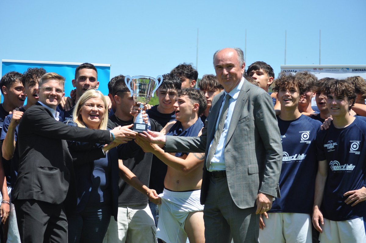 ApEventsaps's tweet image. 🏟️ Si è concluso il #TrofeoDelCuore allo stadio Del Conero di Ancona!

Orgogliosi di aver partecipato come partner con “Ap Events in…”, a fianco di studenti, docenti e famiglie per una giornata di sport, memoria e solidarietà ❤️⚽

#Solidarietà #Sport #Giovani