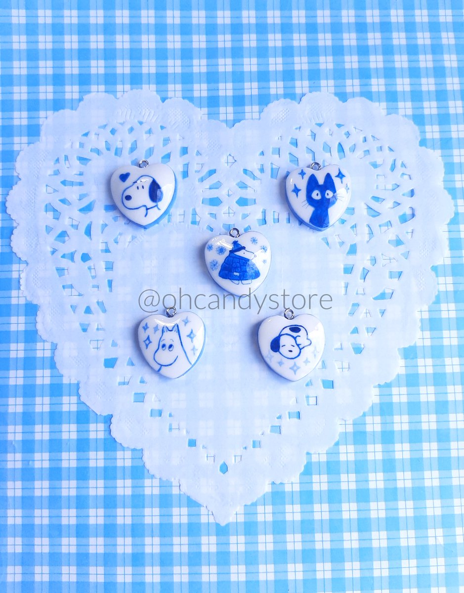 ohcandystore's tweet photo. Mais modelinhos de Blue Hearts disponíveis 💙 vale lembrar que são pintados a mão e por isso, cada um é único, incluem corrente e tem o envio fixo de 15 reais pra td o BR 
.⋆˚𝜗𝜚˚⋆.
(Snoopy filhote e Moomin vendidos)
https://t.co/rurOM8mZqw https://t.co/pyYmn35eOA