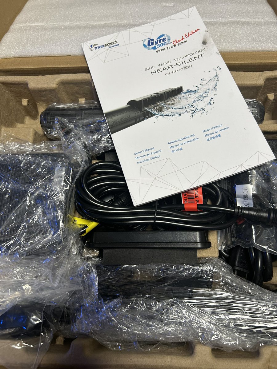 TD_aquarium's tweet photo. maxspect XF-330 Cloud Edition

届いた〜📦
箱がチャブレてましたが許そう🙁

#maxspect #ウェーブポンプ https://t.co/VsDriRpU6U