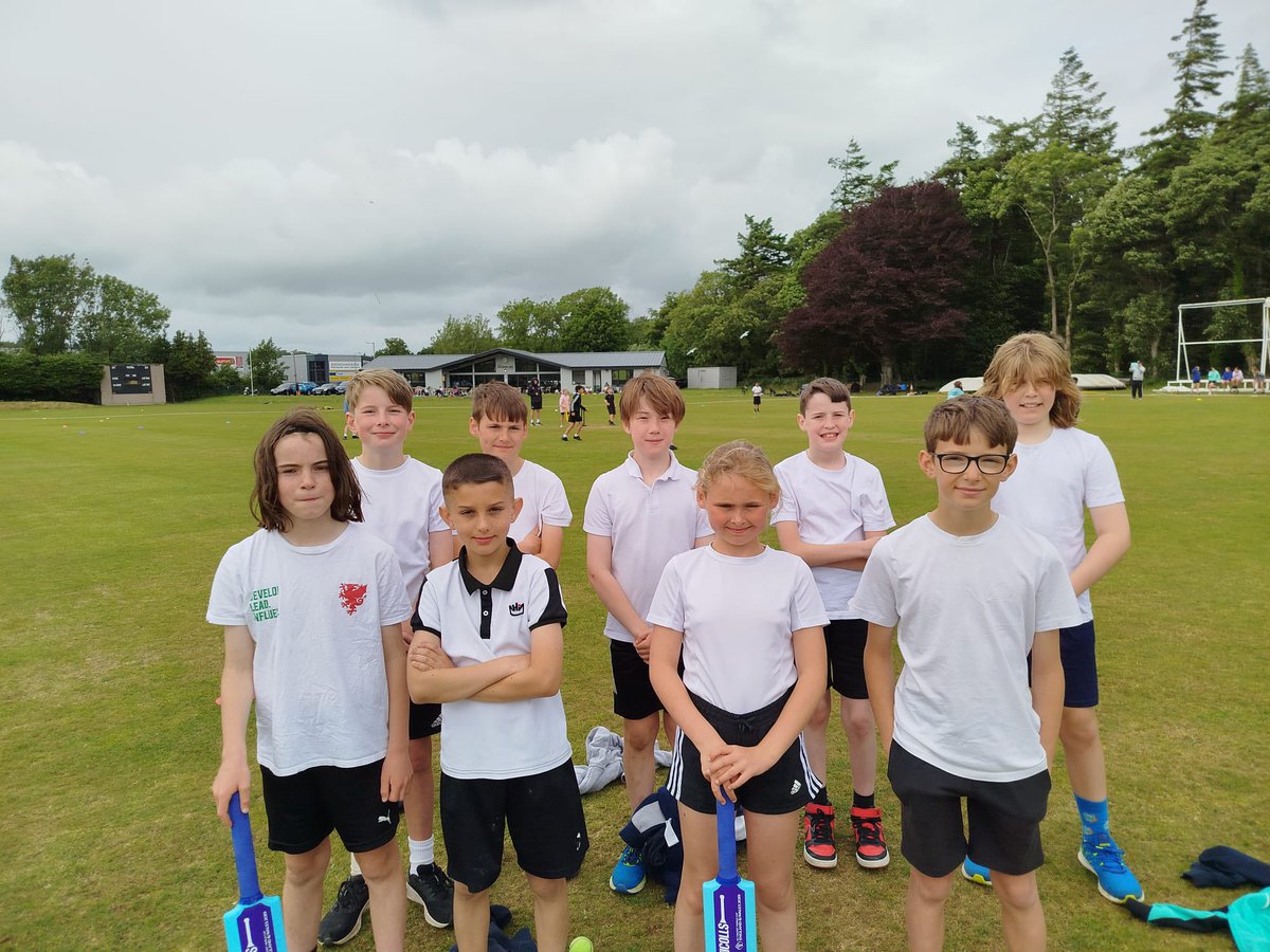 Tîm criced Y Garnedd wedi bod yn cystadlu yng Nghlwb Criced Bangor. Ennill 3 colli 1. Diwrnod buddiol - pawb yn gwella yn ystod y dydd.