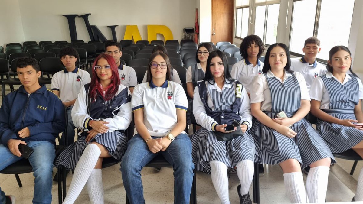 ANDREAeFLORIAN's tweet photo. @ElOIRdelaRegion @nmmorenol @julialbaangelo @LidaMaritzaSua1 @ArgoteSimanca @RedDocentesUNAD @RedIBm254460 @RedestUNAD La IE Javiera Londoño en Medellín #ZOCC hoy está de celebración, líderes estudiantiles que le apuestan a la transformación de sus comunidades y realizaron la PSSE obligatorio con el #ModeloSISSU. Crean conciencia y reconocen el valor de sus formación como agente de cambio. https://t.co/07isTi3Js5