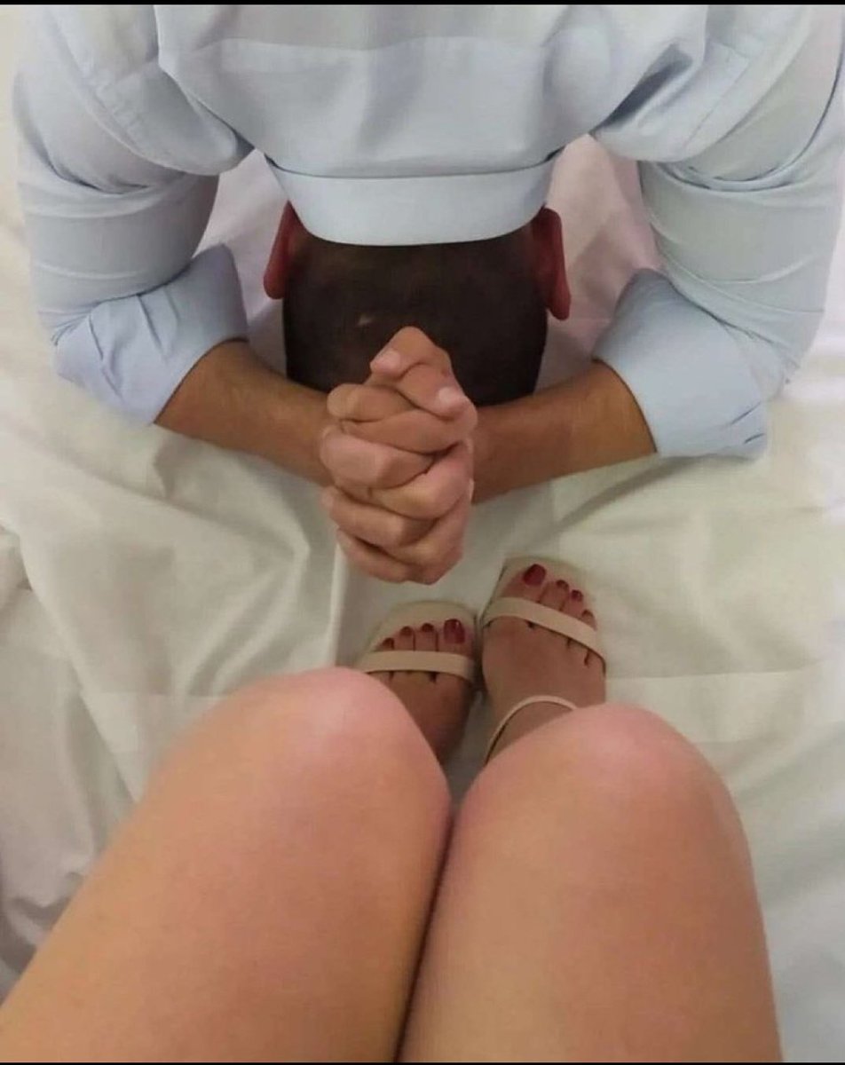 انا ممحون خاطئ مطيع المحنه في بي مولع نار ابي جاد يخنثني ويذلني وهينني واصير زي الكلب تحت امرك اللي يجيني خاص 😘😋 ابي واحد يدلني ويهينني واصير تحت امره زي الكلب خدام تحت رجول عمي او عمتي