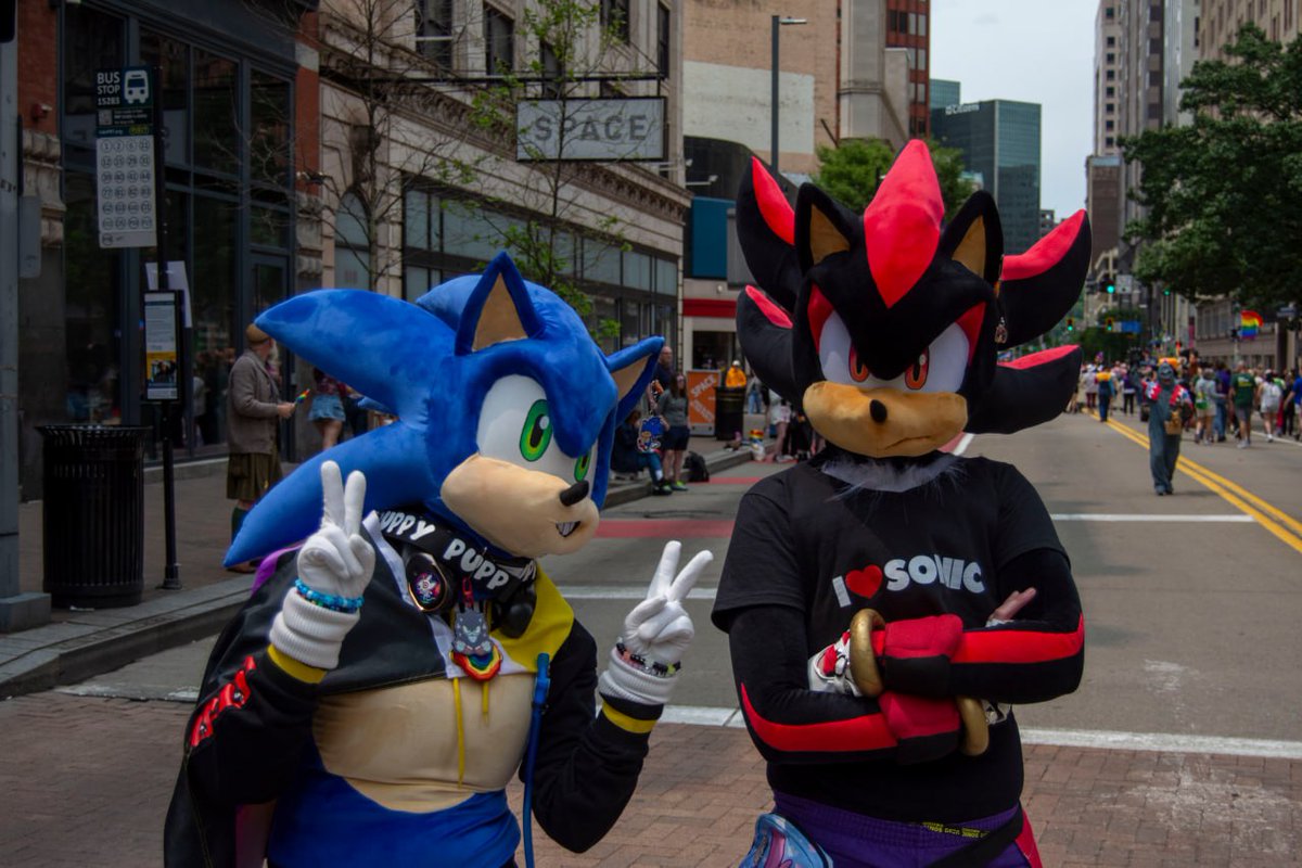 Hogs at pride!! 

(Photo by Rumpbum on telegram)