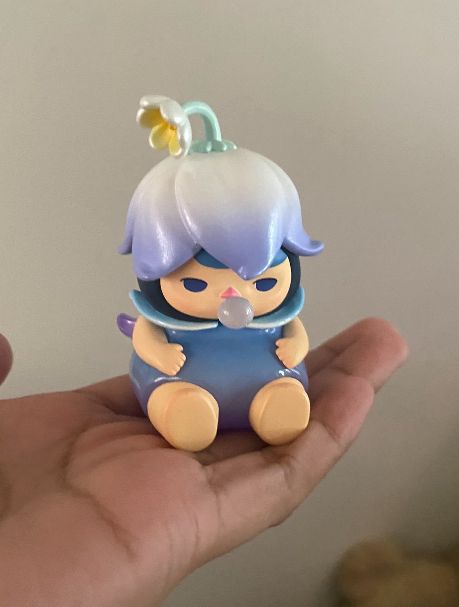 wts ‧ lfb ‧ ph #wtsjwn

blue rhododendron popmart pucky sleeping forest
— 350 + pf 
— payo 
— onhand !
— x sensi ( not in mint condition )

• can meetup around ust or dlsu

read carrd before you transact !