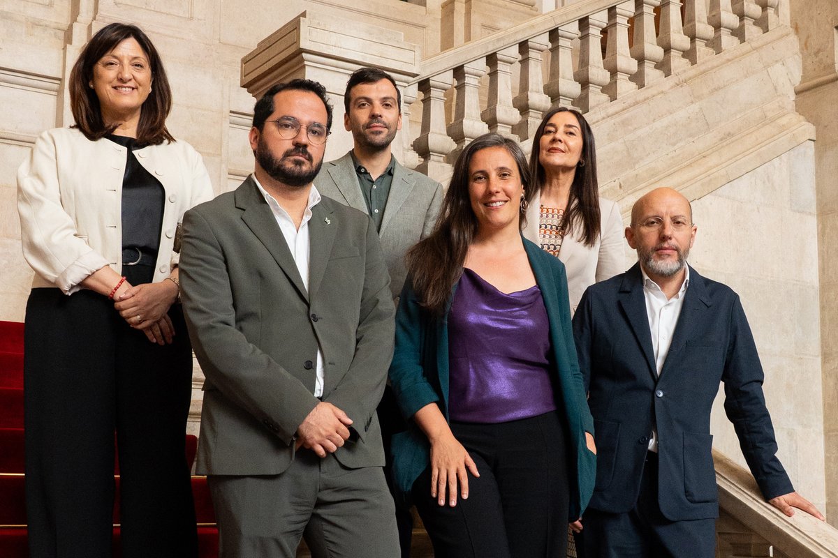 Hoje arrancou a XVII Legislatura. O LIVRE está de volta ao Parlamento com ainda mais força e trabalhará todos os dias para defender os direitos de todas as pessoas, com liberdade, justiça social e ecologia no centro de tudo o que fazemos.