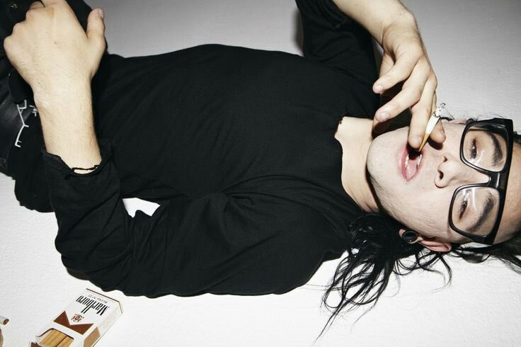 hard disk drive tweet media