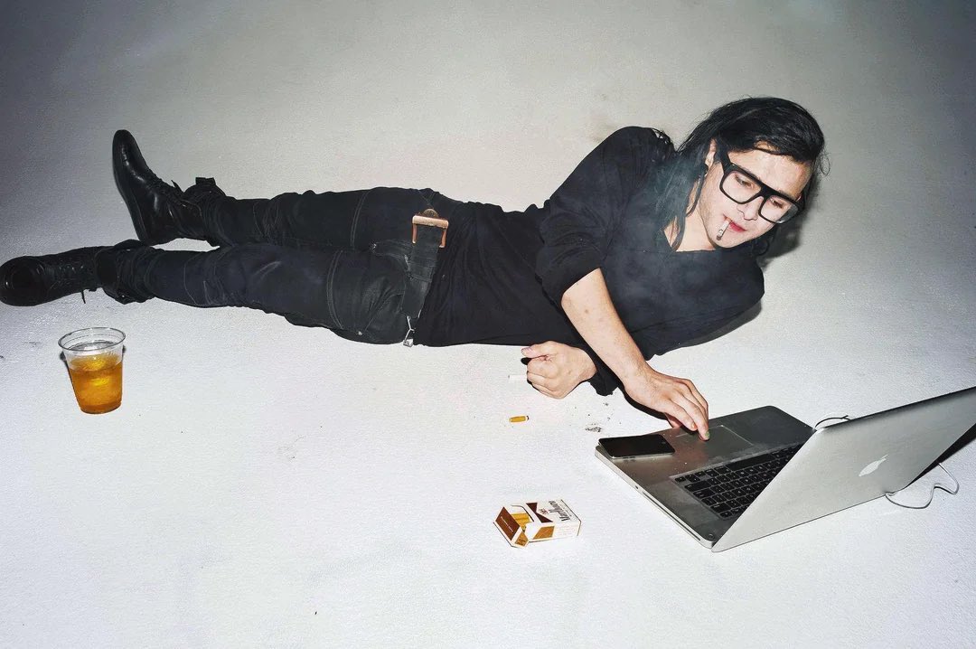 hard disk drive tweet media