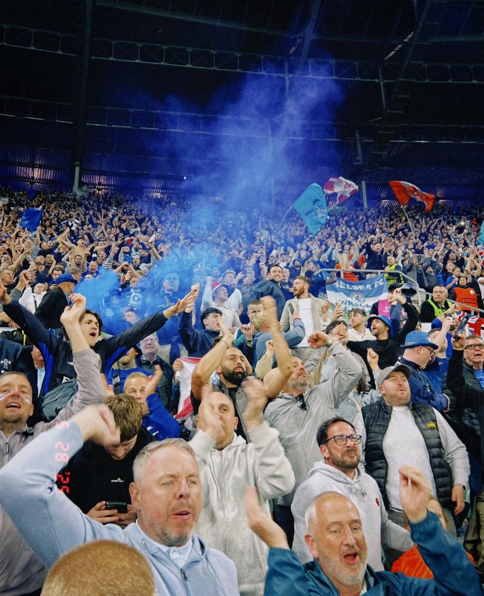 gate16cfc's tweet photo. @Yid1234566 @whitewall618431 Not sure why that would be an issue but chelsea fan base is hardly diverse ? https://t.co/76IyViicNL