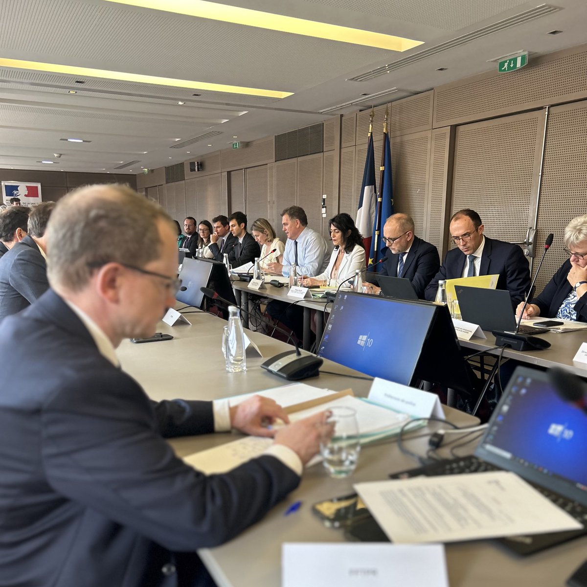 Astrid Panosyan-Bouvet (@astridpanosyan) on Twitter photo Aux côtés du ministre chargé des Transports <a href="/PhilippeTabarot/">Philippe Tabarot</a>, nous avons réuni les organisations représentatives des chauffeurs VTC. Le travail indépendant doit être porteur d’émancipation et s’inscrire dans un cadre clair, équitable et protecteur.
Les priorités ont été posées Aux côtés du ministre chargé des Transports <a href="/PhilippeTabarot/">Philippe Tabarot</a>, nous avons réuni les organisations représentatives des chauffeurs VTC. Le travail indépendant doit être porteur d’émancipation et s’inscrire dans un cadre clair, équitable et protecteur.
Les priorités ont été posées