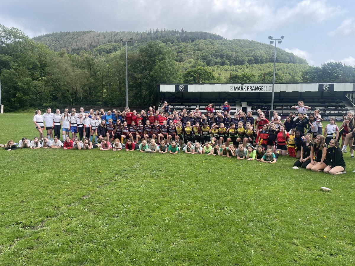 🏉Dragons Regional Tag Festival🏉

Well done to our year 7 girls on participating in the dragons regional tag festival today. 

They played some brilliant rugby, scoring 29 try’s across the whole day.

Well done girls 👏