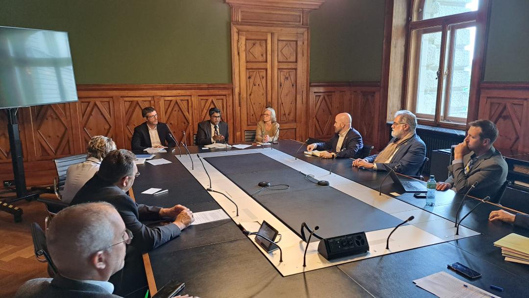 UN Human Rights Partners (@ohchrpartners) on Twitter photo 🌟 We are grateful for a fruitful discussion today in #Bern between the @OHCHR_OPT office and Swiss parliamentarians. 🙏 <a href="/CarloSommaruga/">Carlo Sommaruga</a> <a href="/FehlmannRielle/">Fehlmann Rielle Laurence</a>
📷 Since 2012 Switzerland has been a steadfast supporter to our work in @OHCHR_OPT 🌟 We are grateful for a fruitful discussion today in #Bern between the @OHCHR_OPT office and Swiss parliamentarians. 🙏 <a href="/CarloSommaruga/">Carlo Sommaruga</a> <a href="/FehlmannRielle/">Fehlmann Rielle Laurence</a>
📷 Since 2012 Switzerland has been a steadfast supporter to our work in @OHCHR_OPT