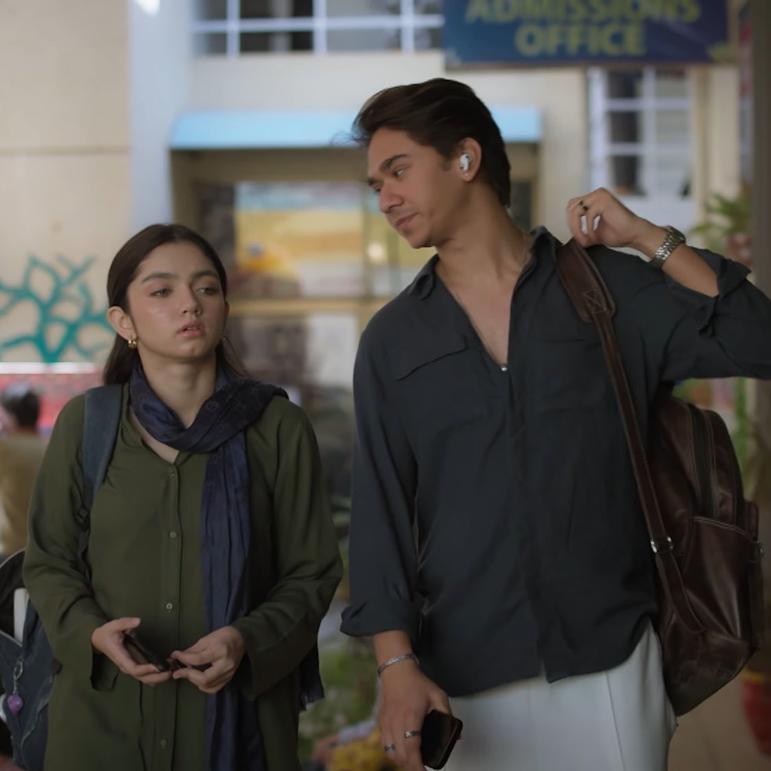 #parwarish : ngl maya looked like WALI’S GIRL while shouting at mishi today umm 🫠🫠🫠