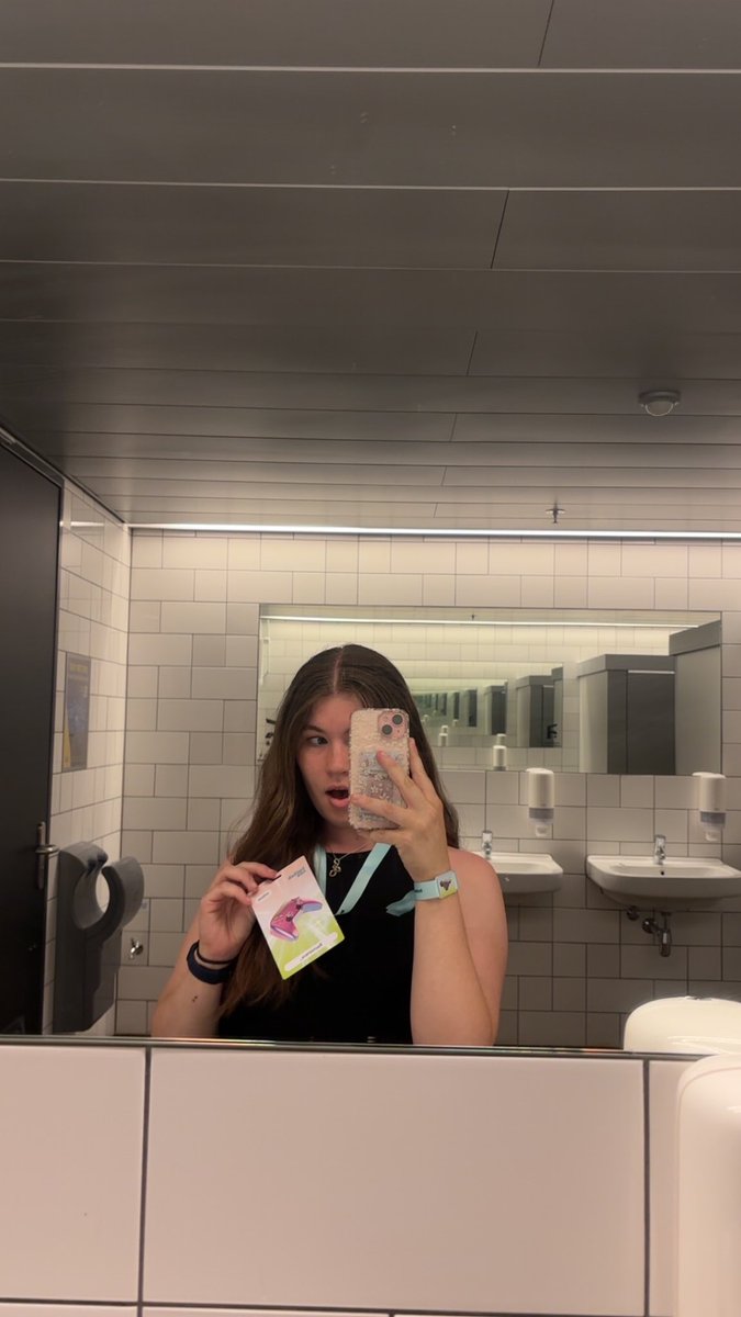 Rach tweet media