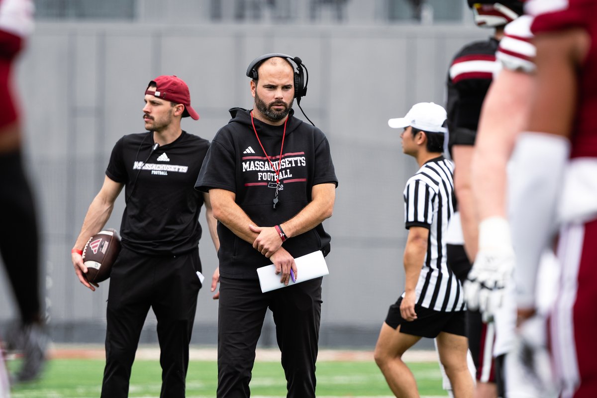 UMass is back in the MAC, and they're bringing with them one of the emergent names in the New England coaching scene, as former Rutgers DC Joe Harasymiak takes the helm. 

As the Minutemen prepare for 2025, we sit down to get to know the new HC: hustlebelt.com/2025/6/3/24426…